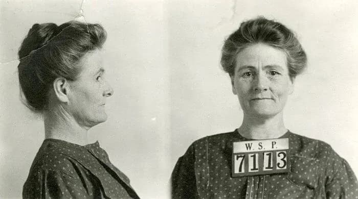 Linda Hazzard's prison mug shots, in profile and facing the camera, with the number 7113